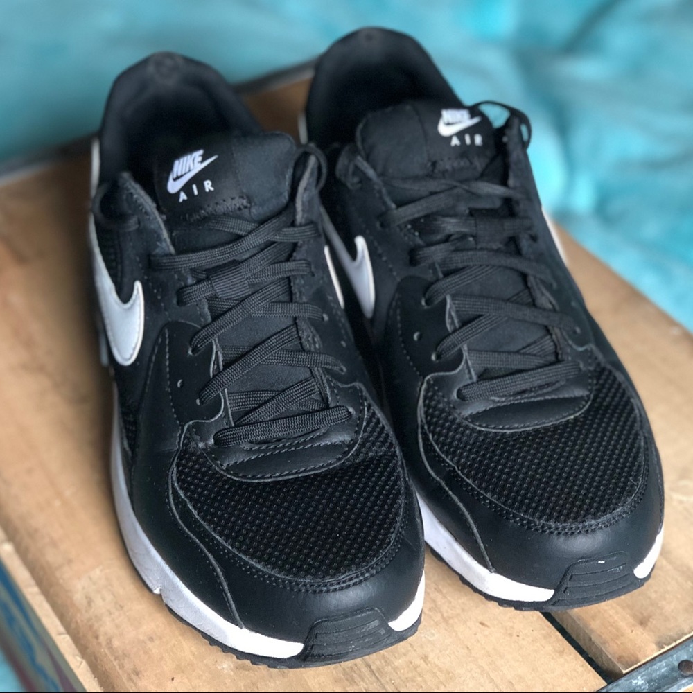 Nike Air Back/White sneakers size 9 woman’s